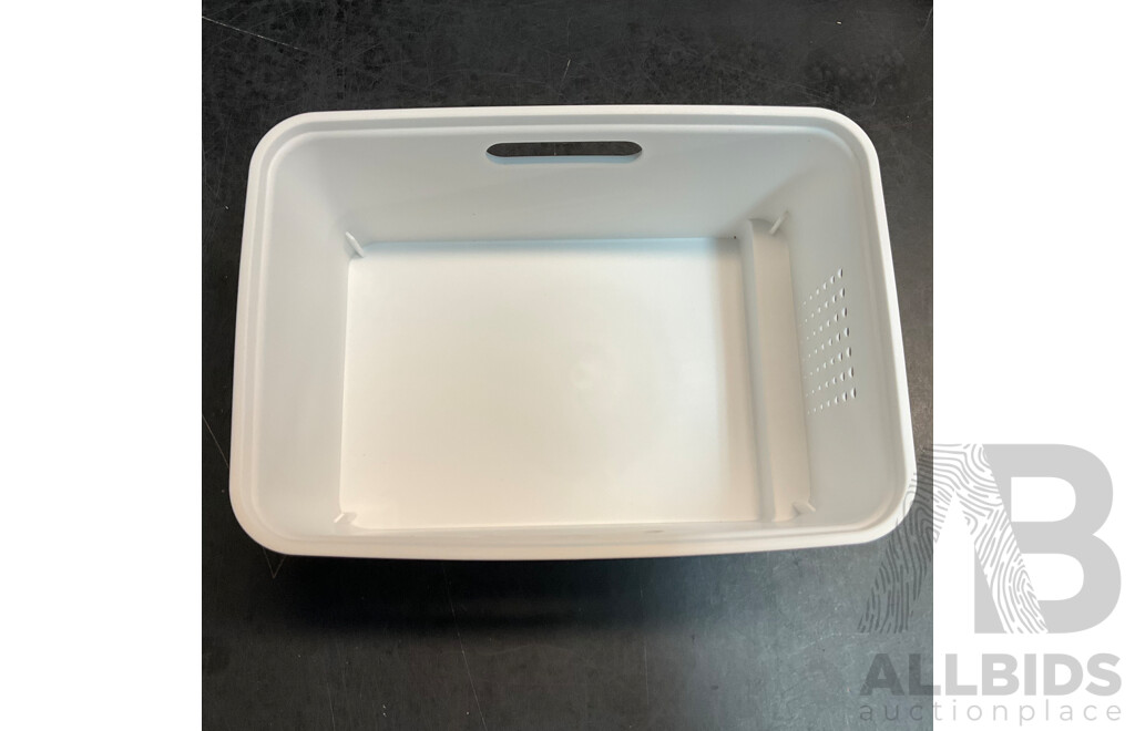 Plastic Storage Basket with Lid /Wheeled - White - Lot of 60