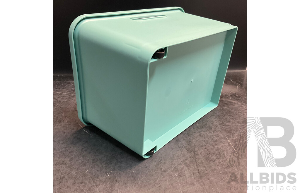 Plastic Storage Basket with Lid /Wheeled - Green - Lot of 60