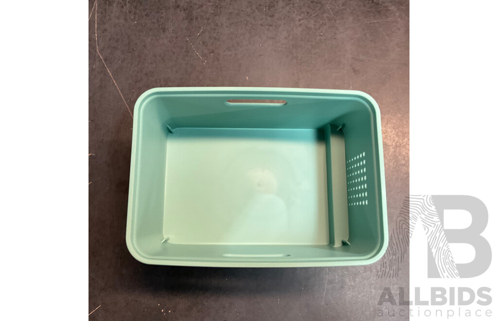 Plastic Storage Basket with Lid /Wheeled - Green - Lot of 60