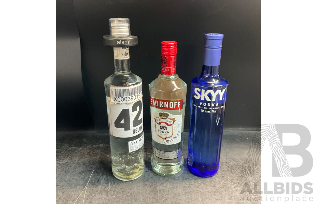 SKYY Vokda 700ml & SMIRNOFF No.21 Vodka 700ml & 42 Below Vodka 700ml - Lot of 3