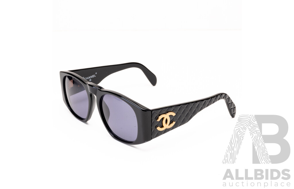 Chanel Vintage Black Sunglasses with Patterned Arms & Motif, 04150 94305 with Case
