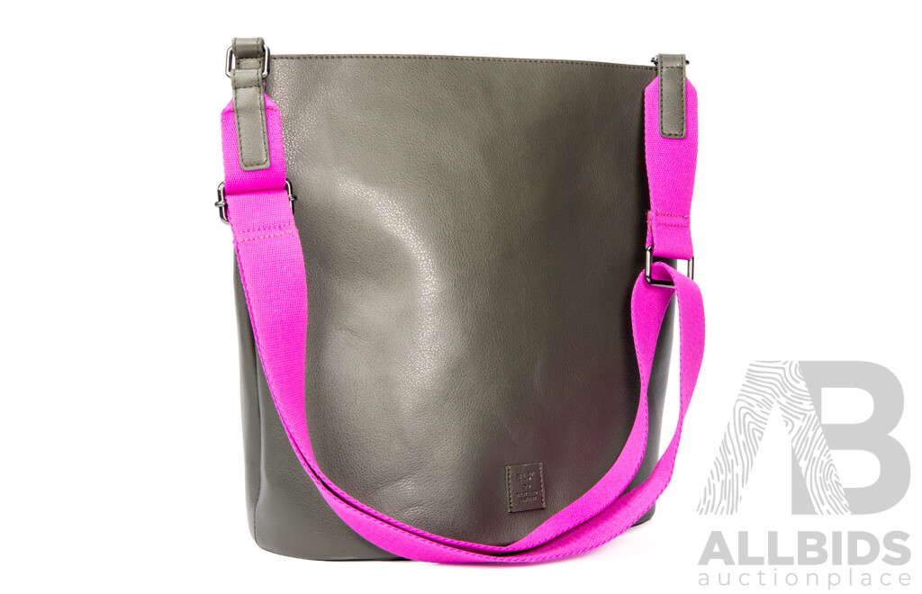 ELK Co. Olive Recycled Leather Bucket Back with Adjustable Fuchsia Strap