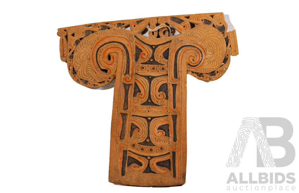 Wonderful Original & Rare Vintage Kula Trade Canoe Splash Board, Hand Carved Buttress Root of Ficus, 41 x 44 cm (dimensions approx)