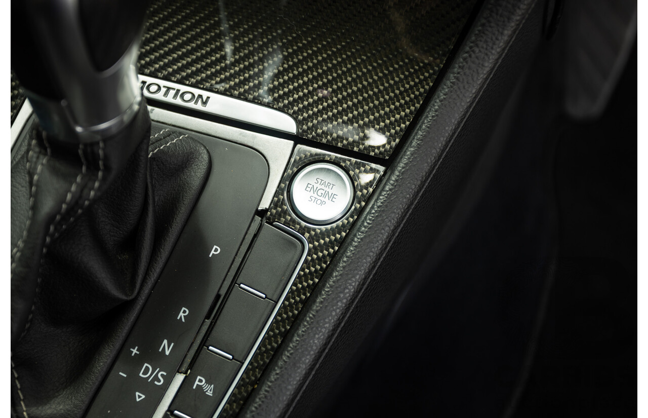 7/2015 Volkswagen Golf R Mk7 (AWD) AU MY15 5d Hatchback Lapiz Blue Metallic Turbo 2.0L - Stage 3 APR