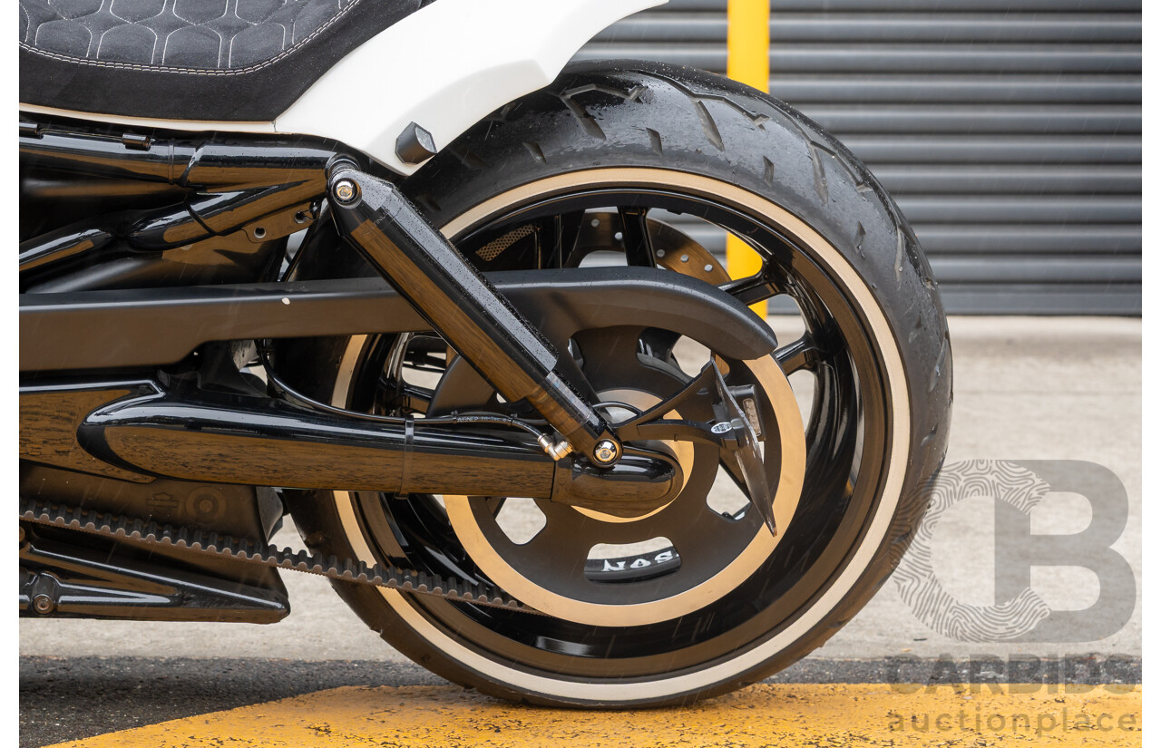04/2014 Harley Davidson Night Rod Special 1250 ABS V-Rod VRSCDX 1250cc Motorbike White / Black - Modified