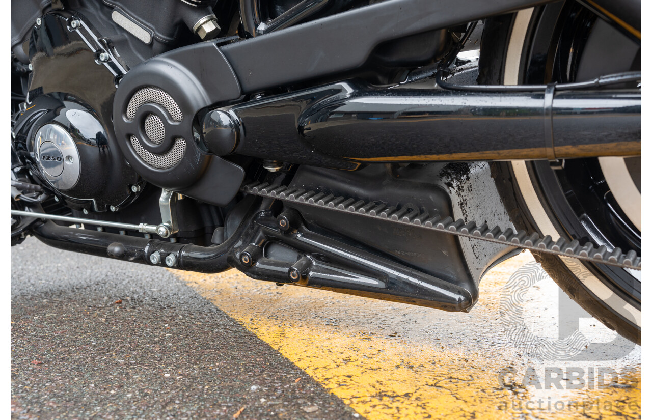 04/2014 Harley Davidson Night Rod Special 1250 ABS V-Rod VRSCDX 1250cc Motorbike White / Black - Modified