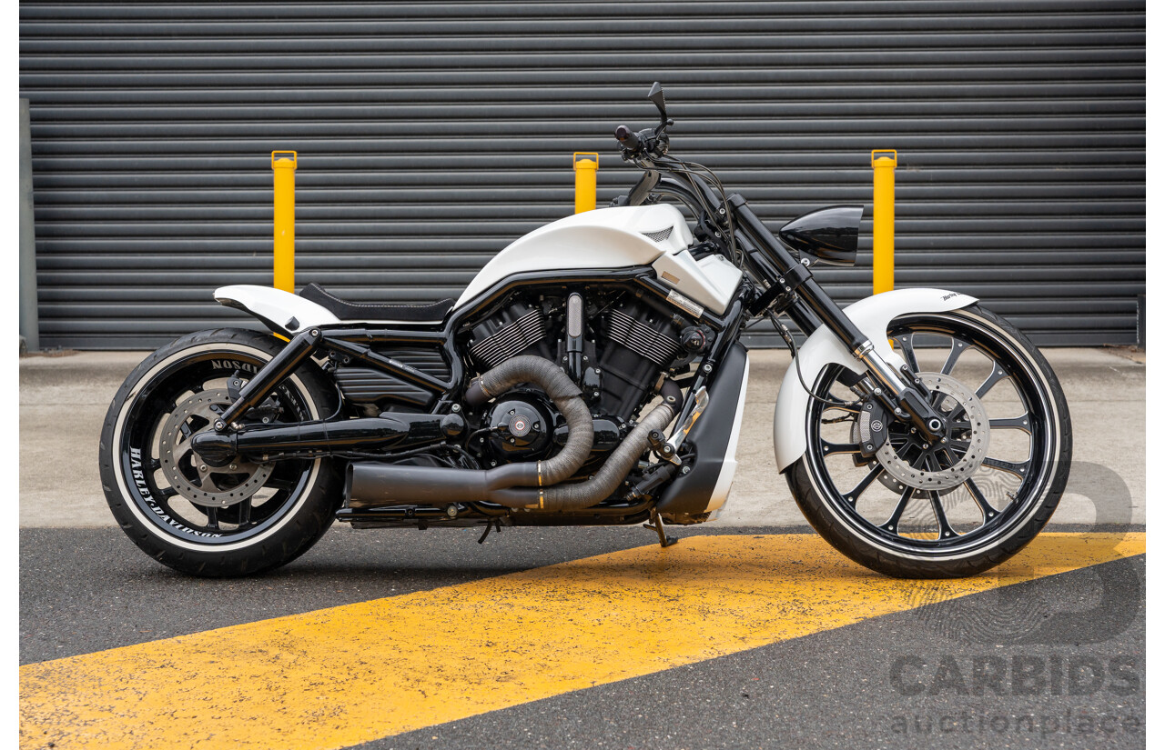 04/2014 Harley Davidson Night Rod Special 1250 ABS V-Rod VRSCDX 1250cc Motorbike White / Black - Modified