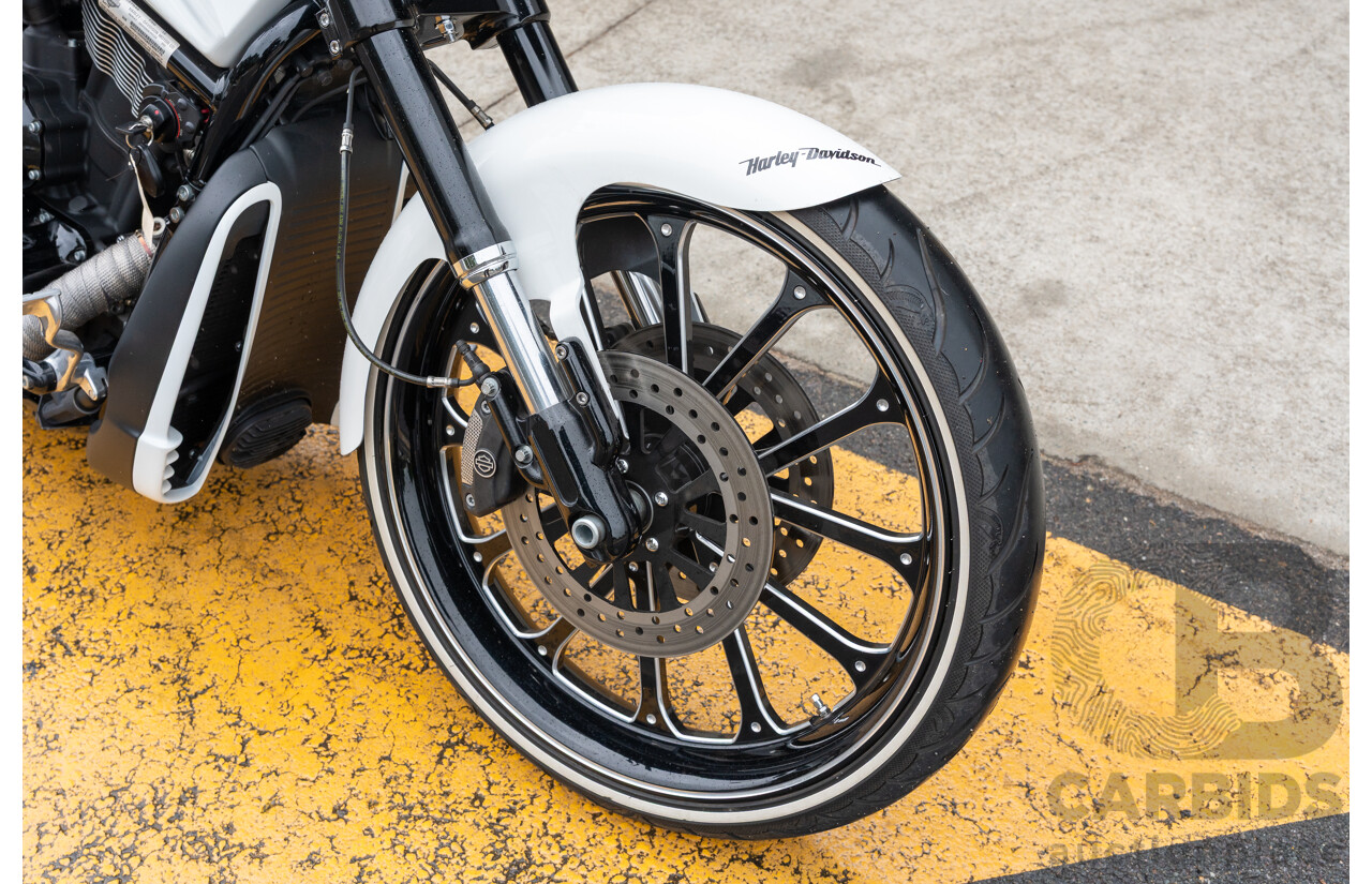 04/2014 Harley Davidson Night Rod Special 1250 ABS V-Rod VRSCDX 1250cc Motorbike White / Black - Modified