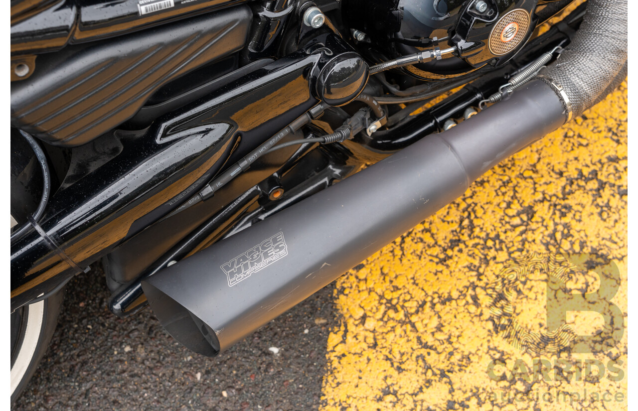 04/2014 Harley Davidson Night Rod Special 1250 ABS V-Rod VRSCDX 1250cc Motorbike White / Black - Modified