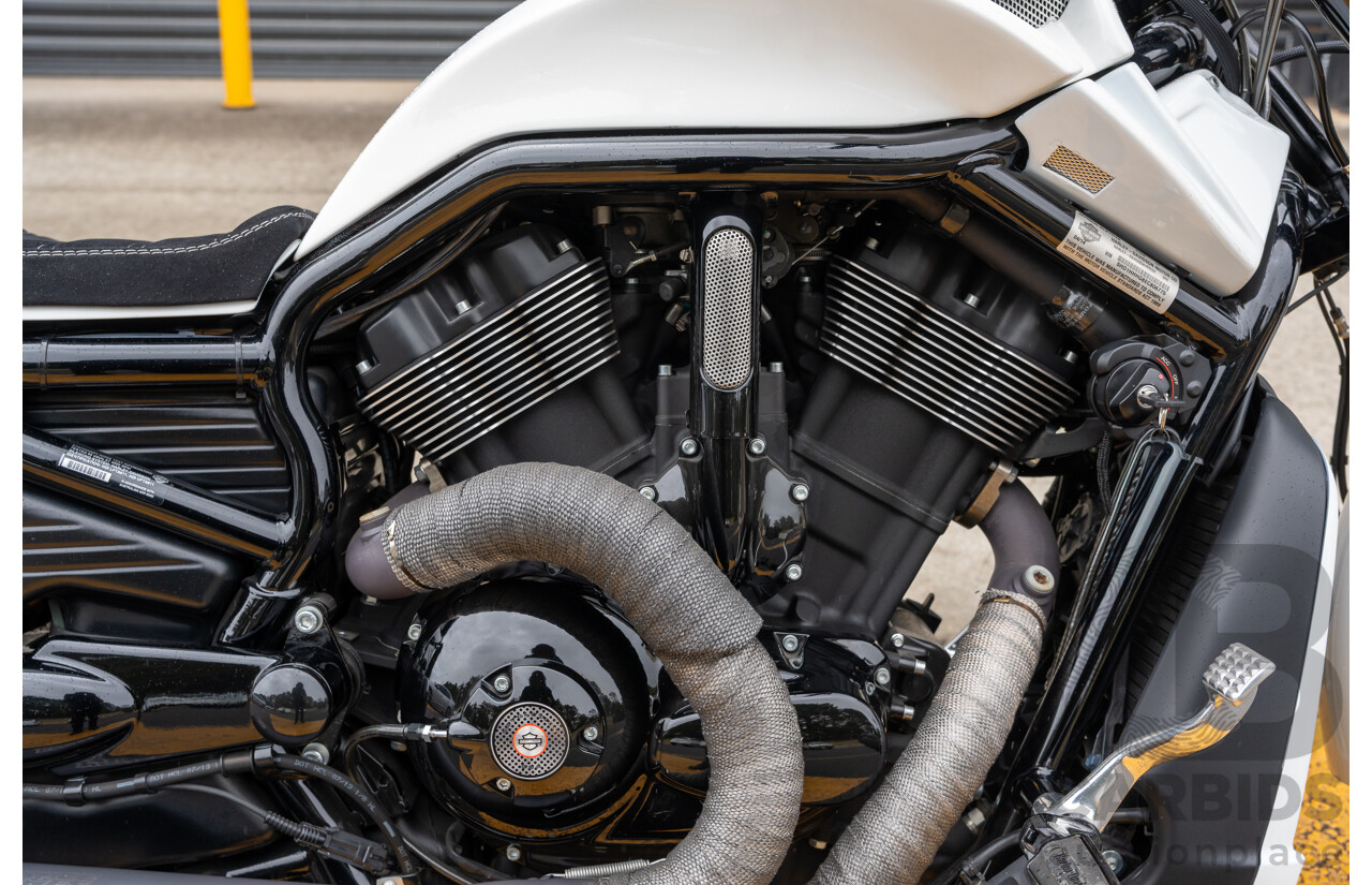 04/2014 Harley Davidson Night Rod Special 1250 ABS V-Rod VRSCDX 1250cc Motorbike White / Black - Modified