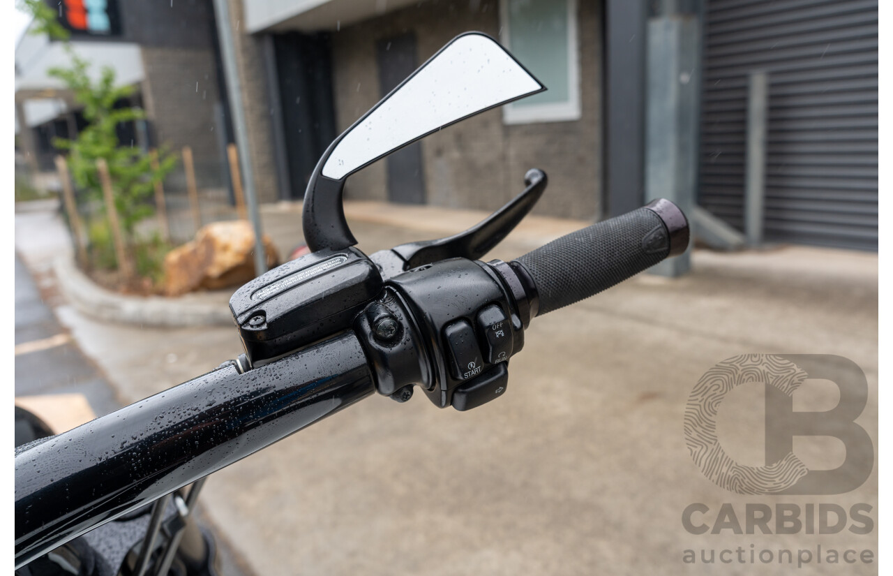 04/2014 Harley Davidson Night Rod Special 1250 ABS V-Rod VRSCDX 1250cc Motorbike White / Black - Modified