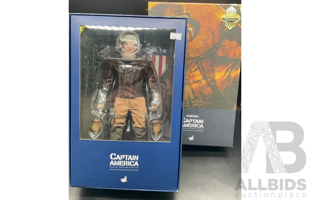 Hot Toys 1/6th Scale CAPTAIN AMERICA Rescue Uniform Version Action Figure