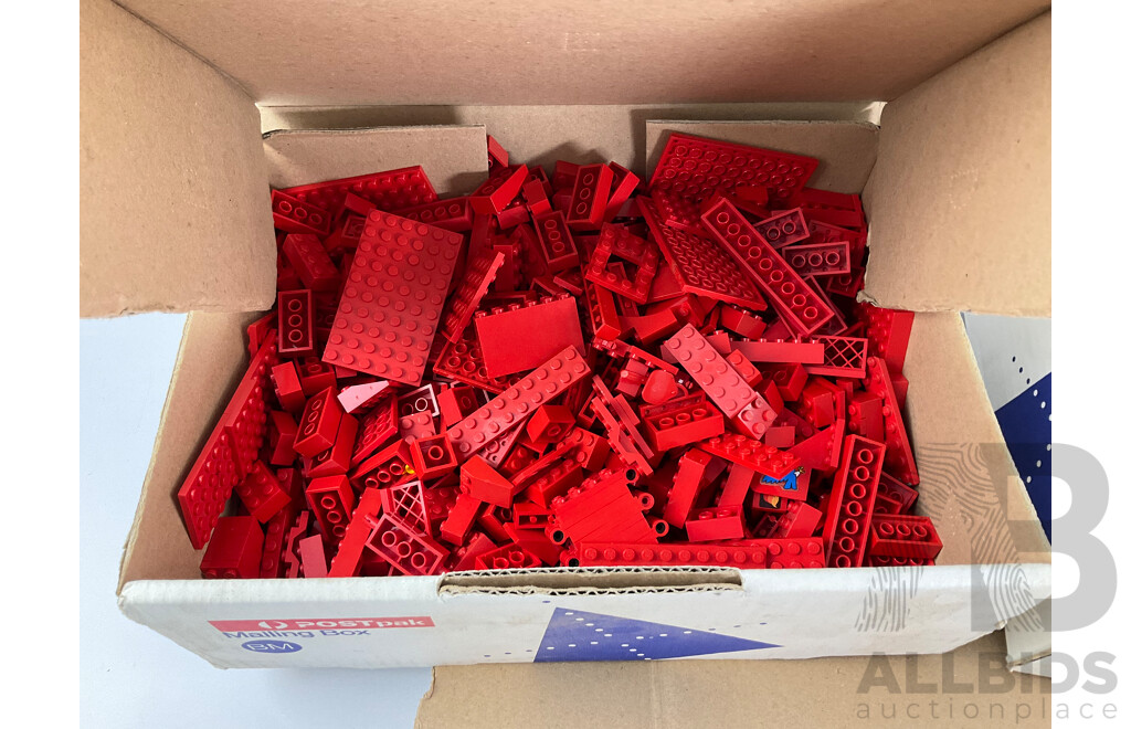 Collection of Vintage Lego Sorted Into Colours, Red, White, Black, Approximately 4 Kilograms