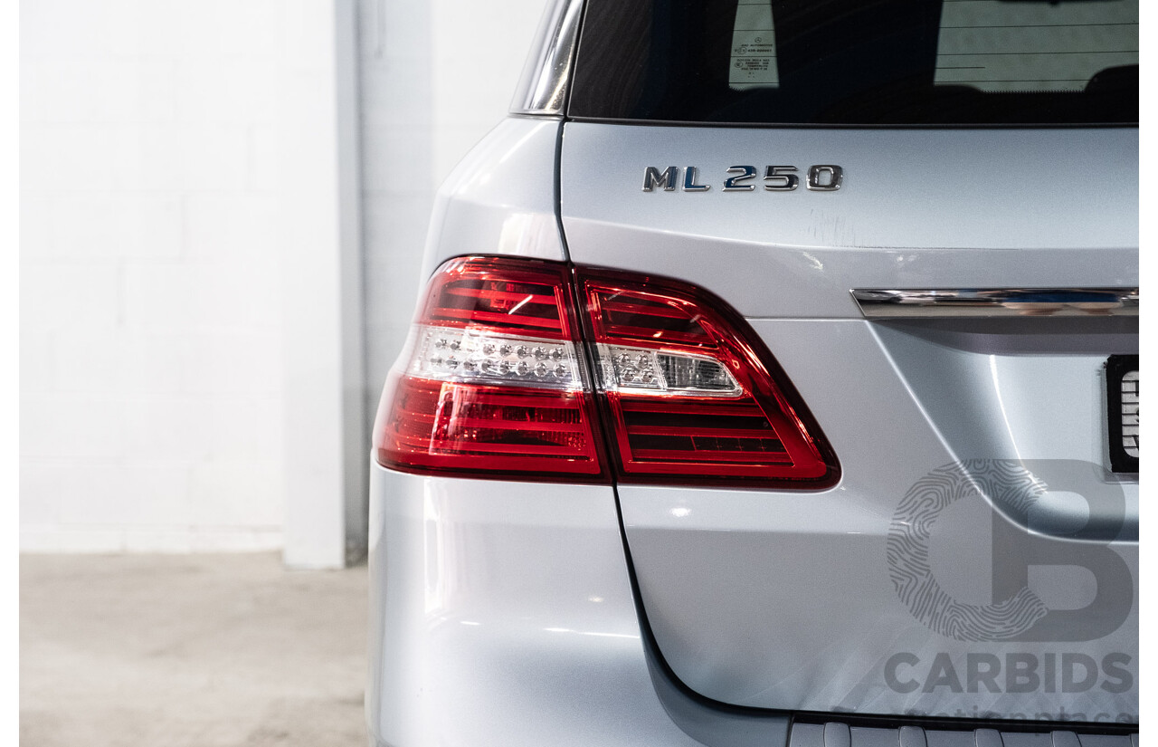 3/2014 Mercedes-Benz ML 250 CDI Bluetec (4x4) 166 4d Wagon Diamond Silver Metallic Turbo Diesel 2.1L