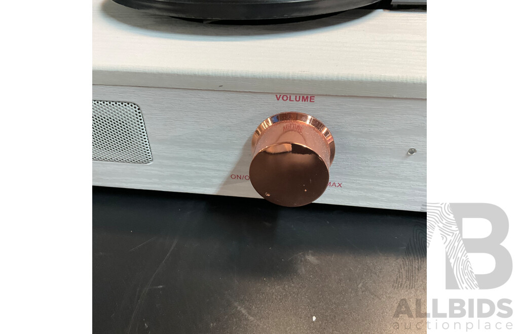 TEAC TTD107D Retro Stereo Turntable W/Bluetooth Input & the Casanovas Record