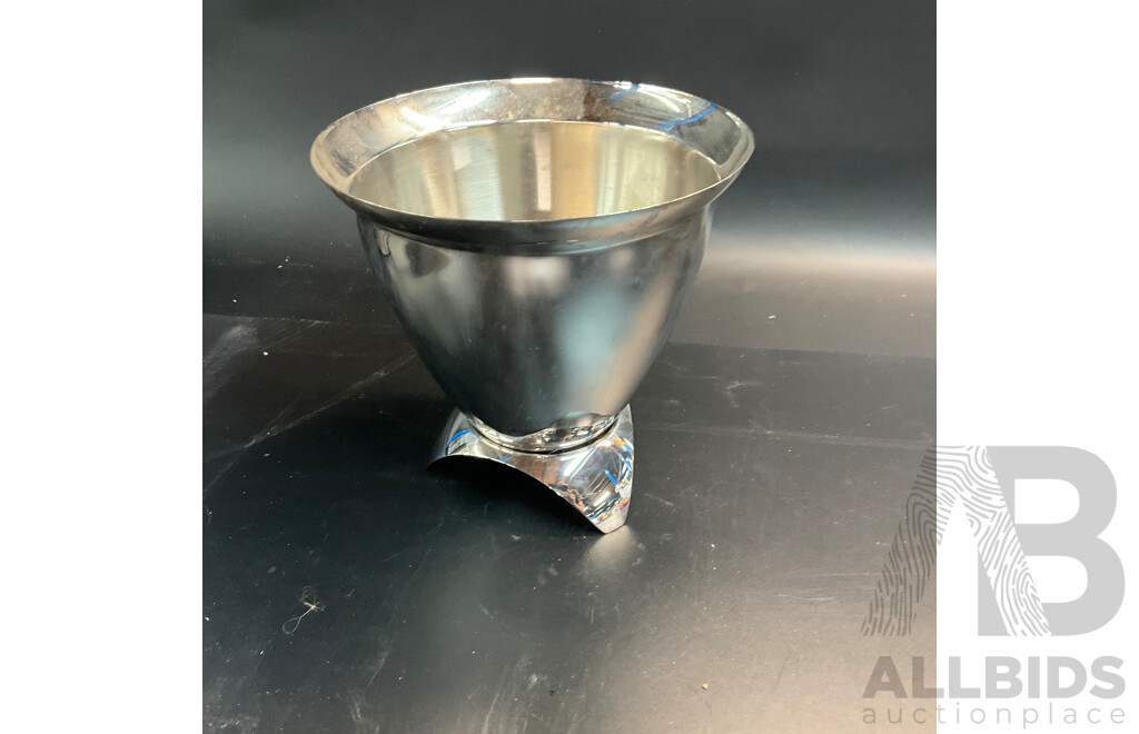 Assorted Household Items Includes Electric Car Washing Machine, Outdoor Light and More