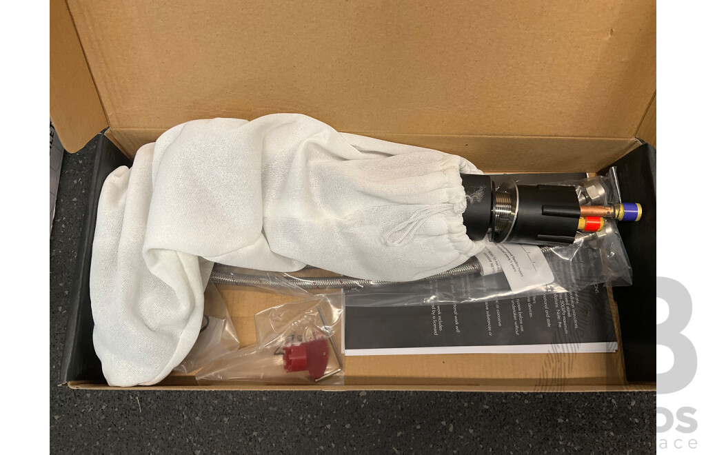 Assorted Bathroom Fittings, Including MONDELLA Black Mixers, JOHNSON SUISSE Toilet Seat and More