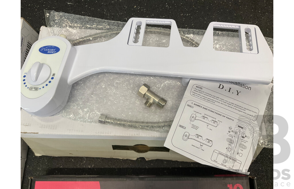 Assorted Bathroom Fittings, Including MONDELLA Black Mixers, JOHNSON SUISSE Toilet Seat and More