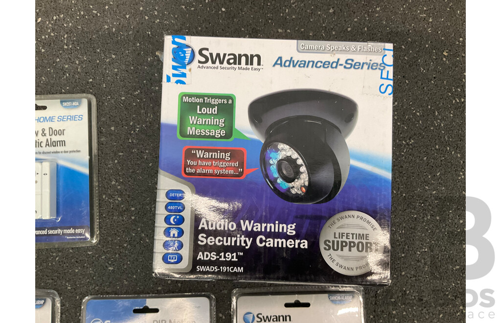 SWANN Security Camera, PIR Motion Light Alarms and Door Magnetic Alarm, VISION Cleaning Kit - Lot of 7