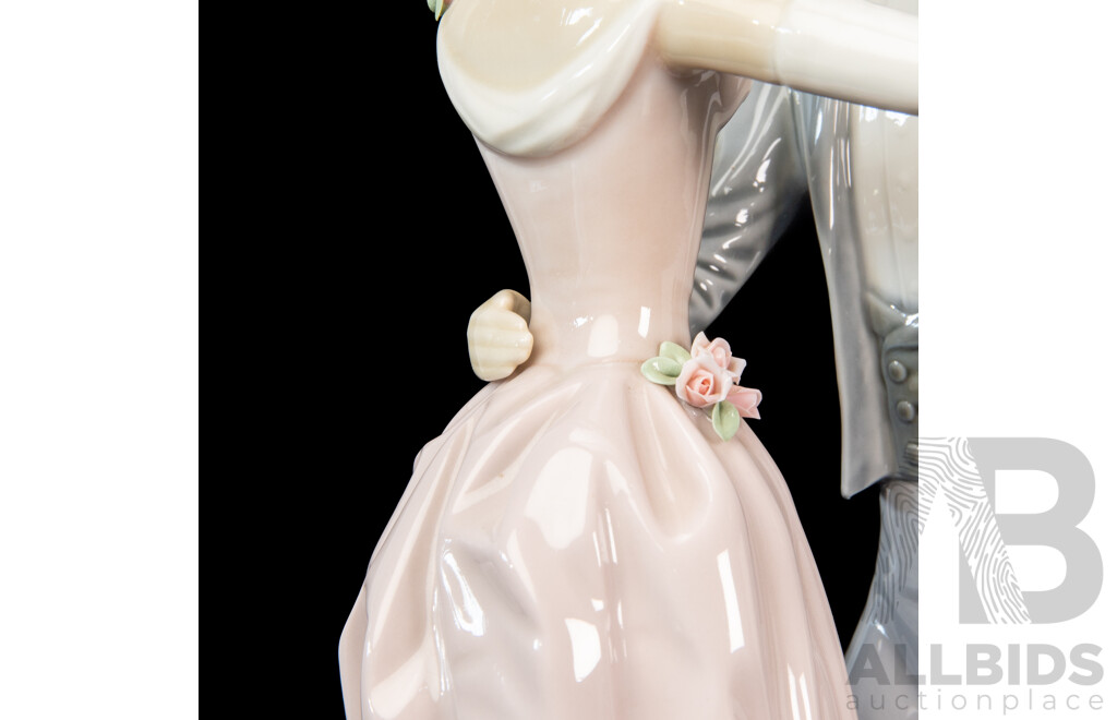 Lladro Anniversary Waltz Figural Group