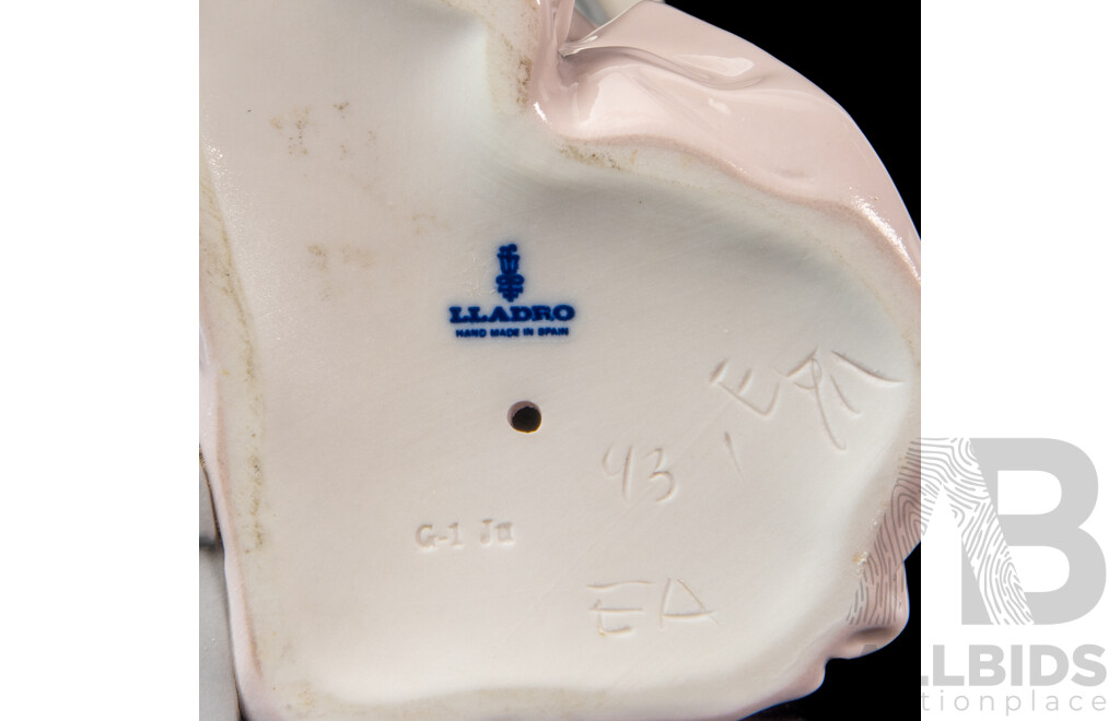 Lladro Anniversary Waltz Figural Group