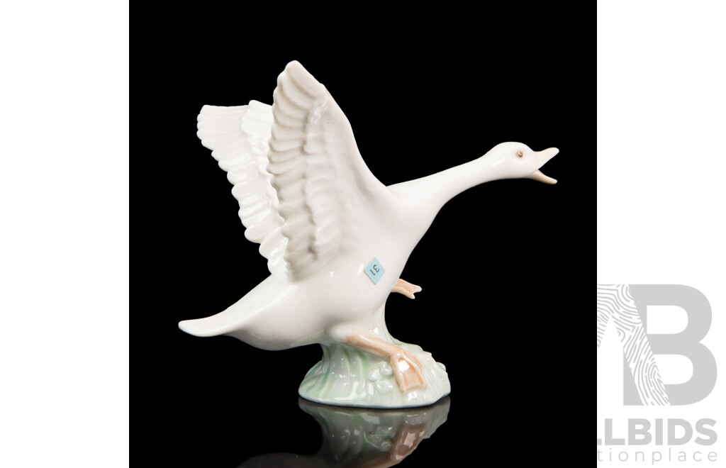 Lladro Jumping Duck Porcelain Figure