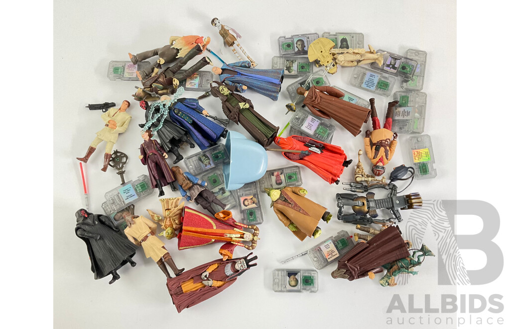 Good Collection of Vintage Hasbro Star Wars Figures and Chips, Circa Late 1990s