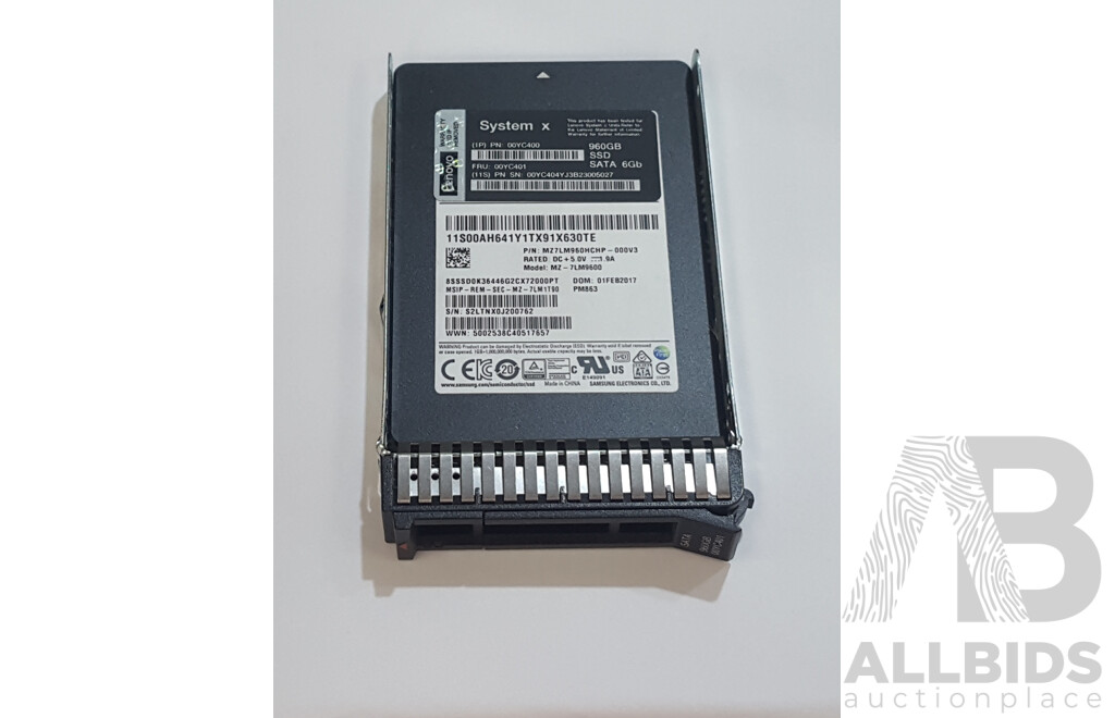 Lenovo System x 960GB SATA 6Gbps 2.5-Inch Solid State Drive