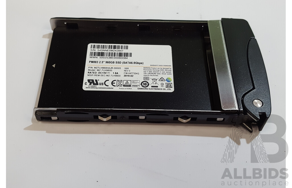 Samsung (PM883) 960GB SATA 6Gbps 2.5-Inch Solid State Drive