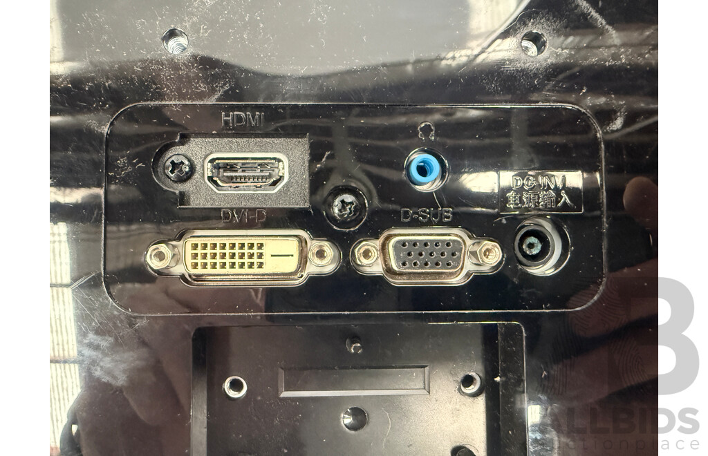 2x LG Flatron E2351VR LED 23Inch Monitors + Dual Monitor Desk Mount with USB Plugs