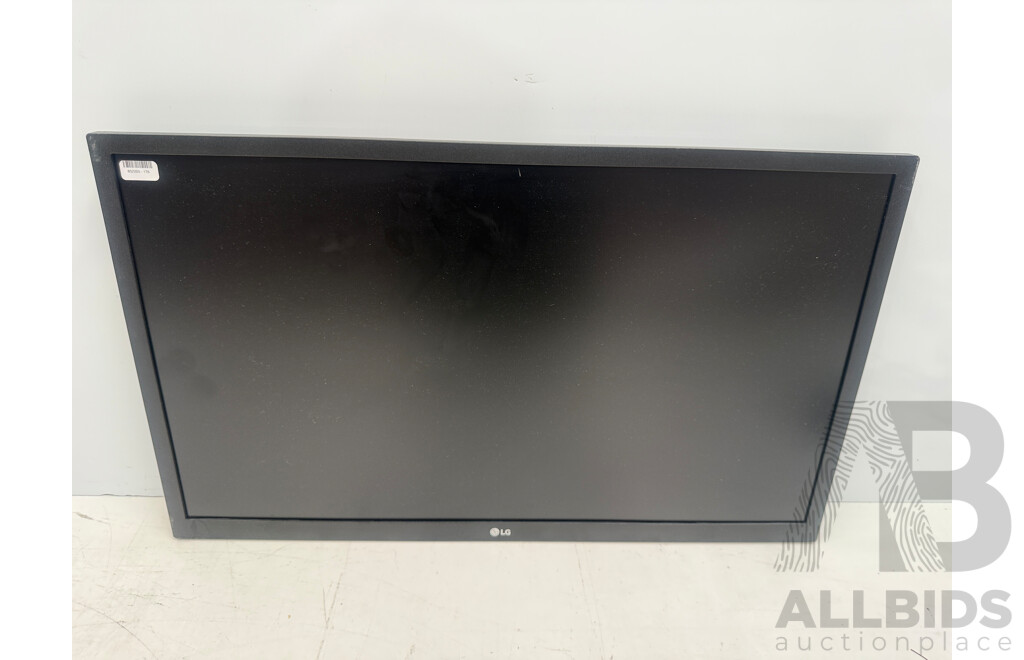 2x LG 24MK430H LED 24Inch Monitors + Dual Monitor Desk Mount with USB Plugs