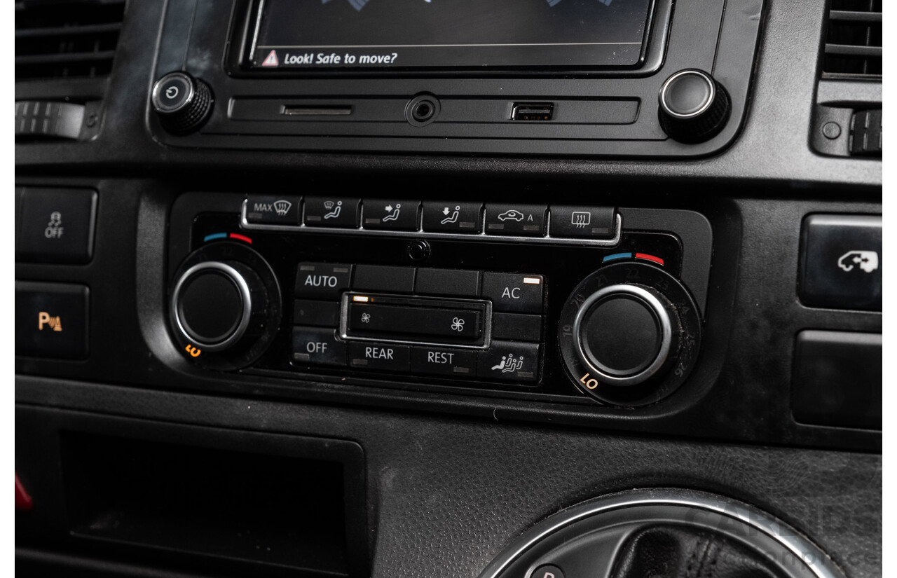 12/2010 Volkswagen Multivan 103 TDI Comfortline T5 MY10 4d Wagon Reflex Silver Metallic Turbo Diesel 2.0L