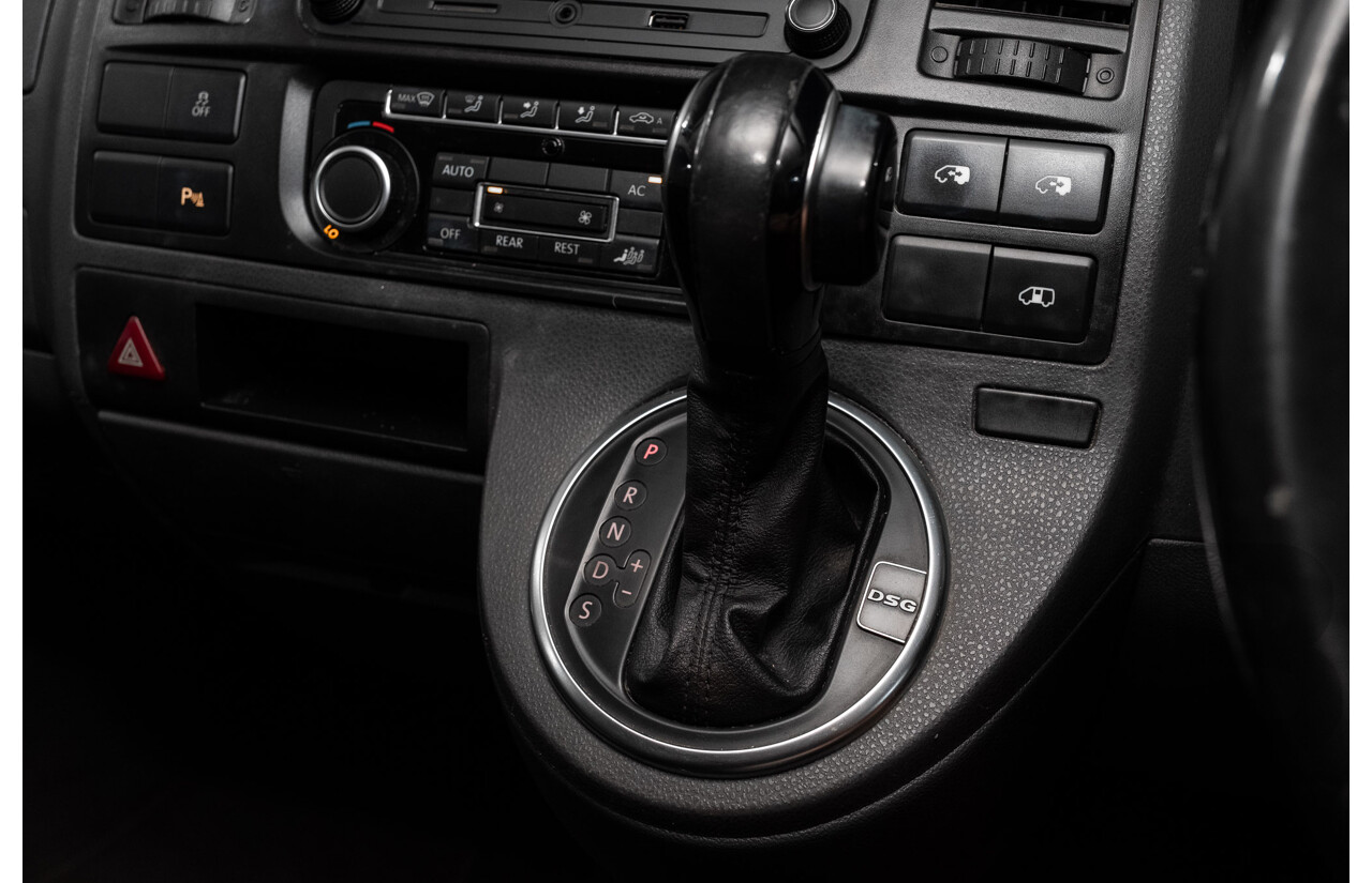 12/2010 Volkswagen Multivan 103 TDI Comfortline T5 MY10 4d Wagon Reflex Silver Metallic Turbo Diesel 2.0L