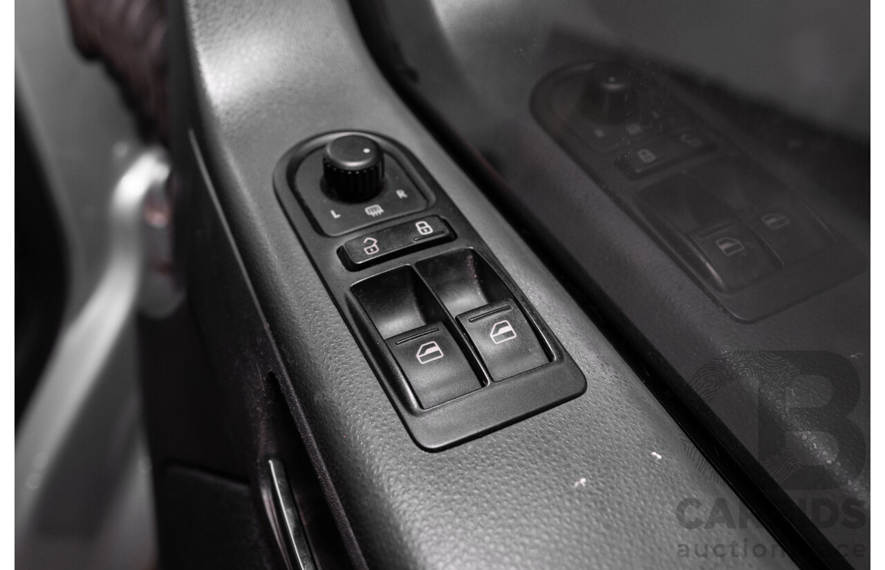 12/2010 Volkswagen Multivan 103 TDI Comfortline T5 MY10 4d Wagon Reflex Silver Metallic Turbo Diesel 2.0L