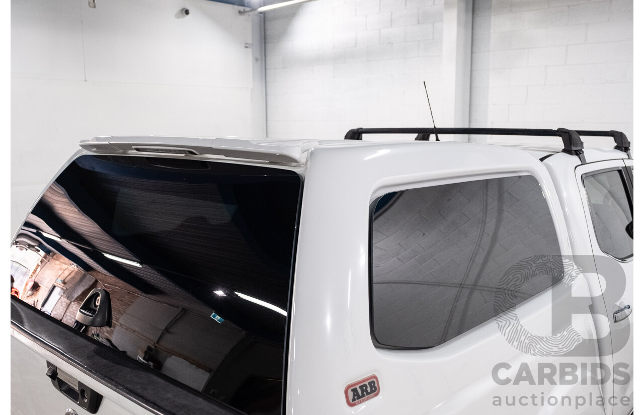 09/2017 Nissan Navara ST (4x4) D23 Series II Dual Cab Utility Polar White Twin Turbo Diesel 2.3L