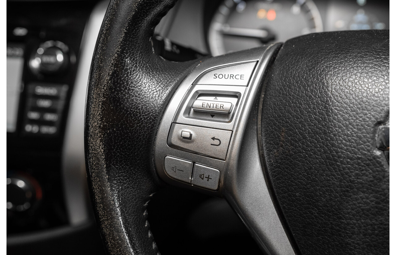 09/2017 Nissan Navara ST (4x4) D23 Series II Dual Cab Utility Polar White Twin Turbo Diesel 2.3L