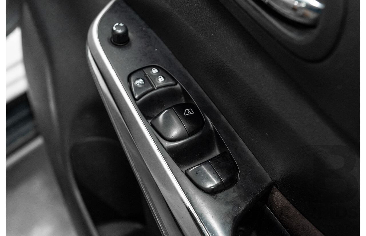 09/2017 Nissan Navara ST (4x4) D23 Series II Dual Cab Utility Polar White Twin Turbo Diesel 2.3L