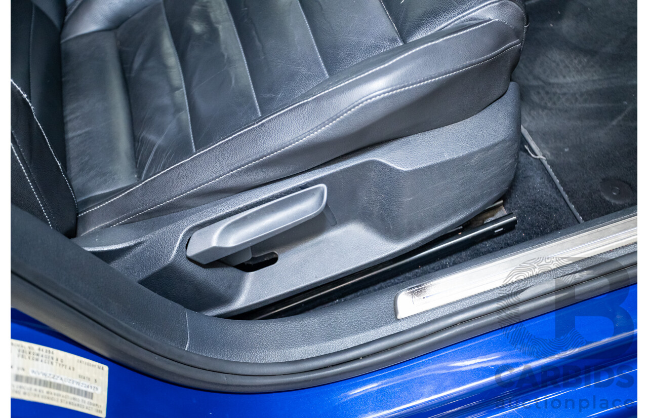 5/2014 Volkswagen Golf R Mk7 (AWD) AU MY14 5d Hatchback Lapiz Blue Metallic Turbo 2.0L