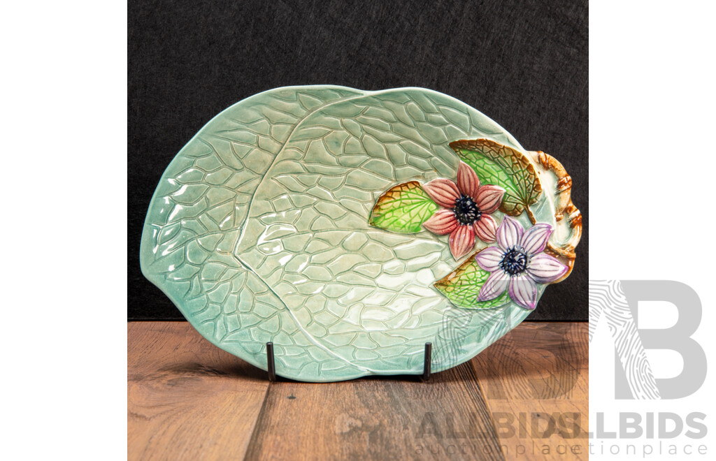 Carlton Ware Glazed Leaf Form Dish