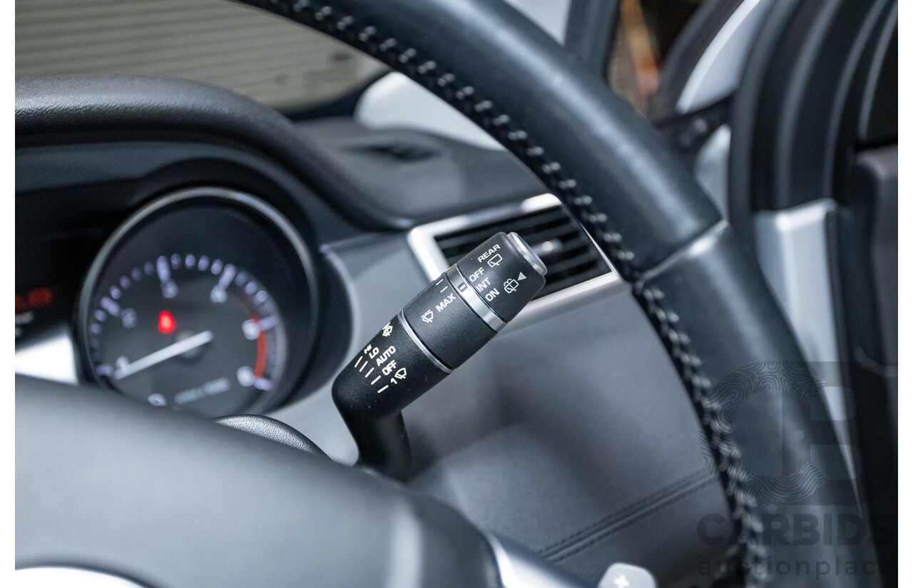 12/2015 Land Rover Discovery Sport SD4 HSE (AWD) LC 4D Wagon Indus Silver Turbo Diesel 2.2L - 7 Seats