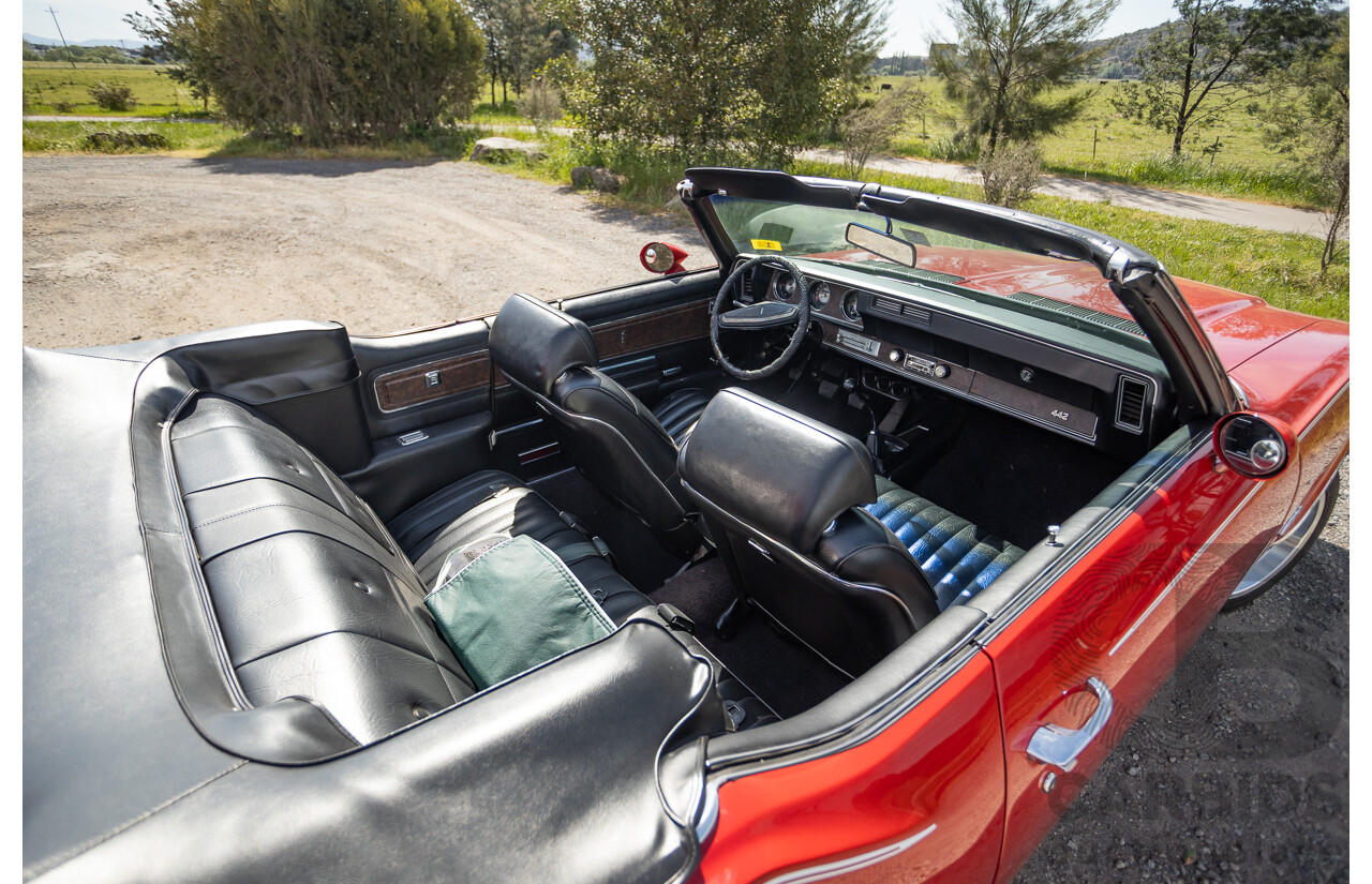 01/1970 Oldsmobile 442 (Cutlass) 2d Convertible Matador Red / White Roof 455ci Rocket V8 7.3L