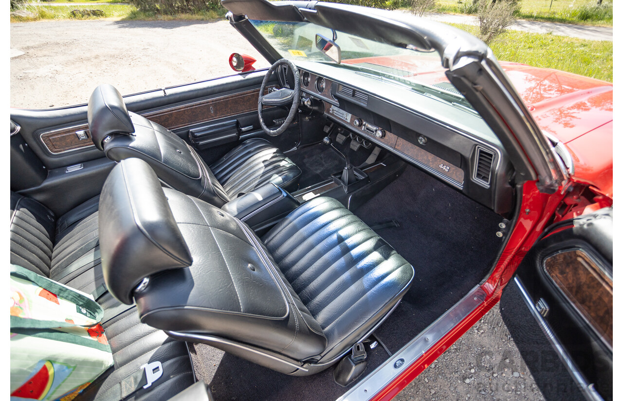 01/1970 Oldsmobile 442 (Cutlass) 2d Convertible Matador Red / White Roof 455ci Rocket V8 7.3L