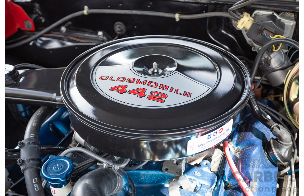 01/1970 Oldsmobile 442 (Cutlass) 2d Convertible Matador Red / White Roof 455ci Rocket V8 7.3L