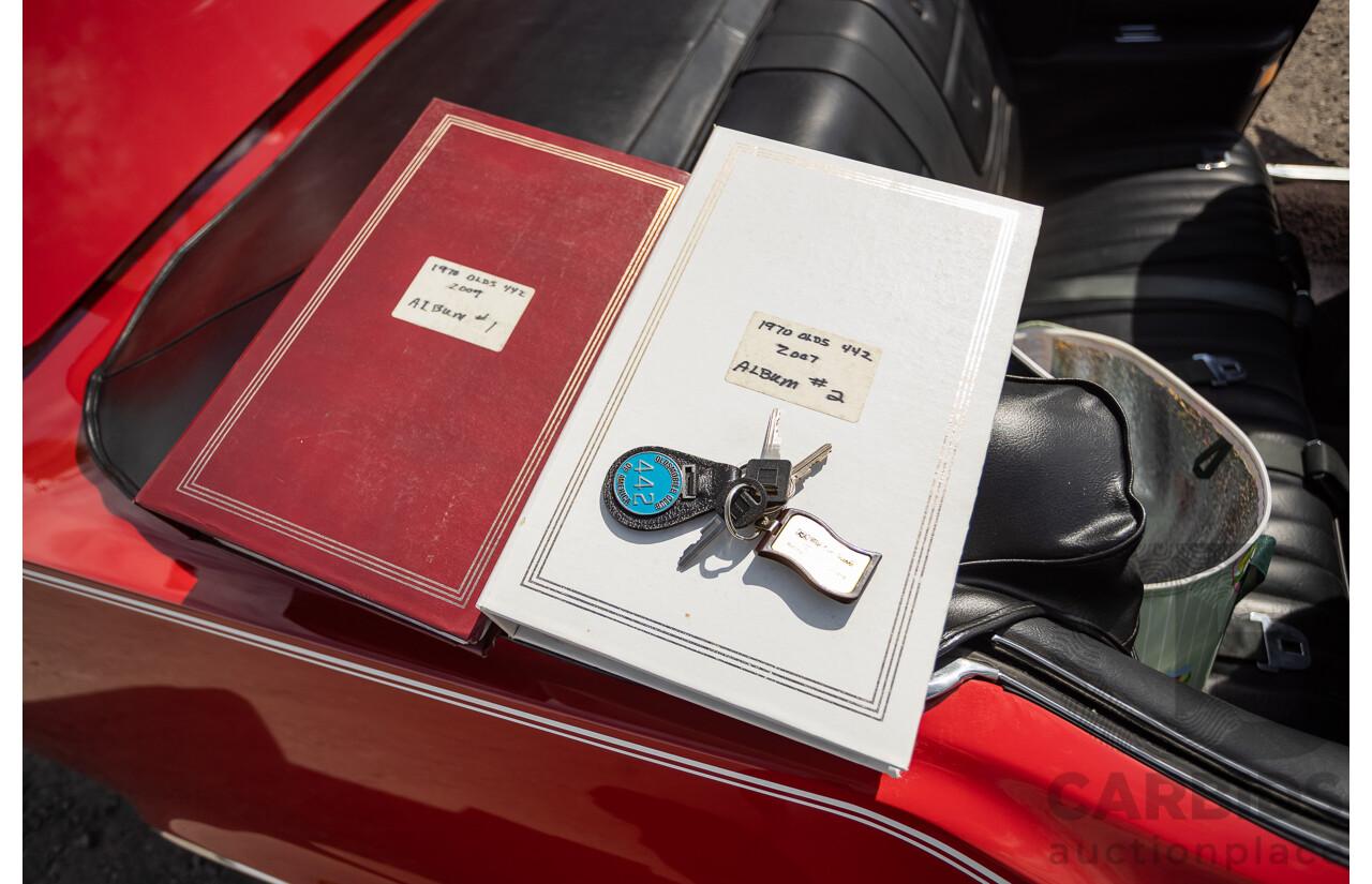 01/1970 Oldsmobile 442 (Cutlass) 2d Convertible Matador Red / White Roof 455ci Rocket V8 7.3L