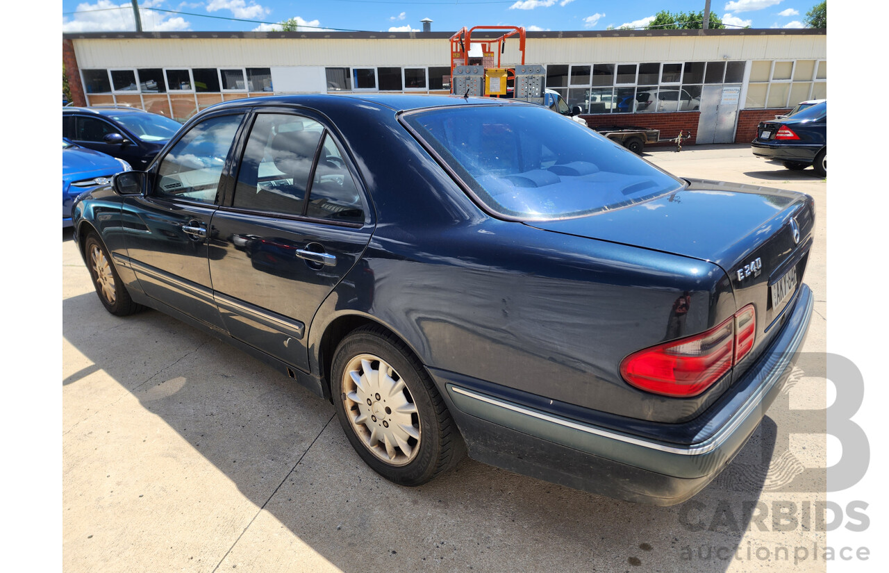 5/2001 Mercedes-Benz E240 Elegance W210 4d Sedan Green 2.4L