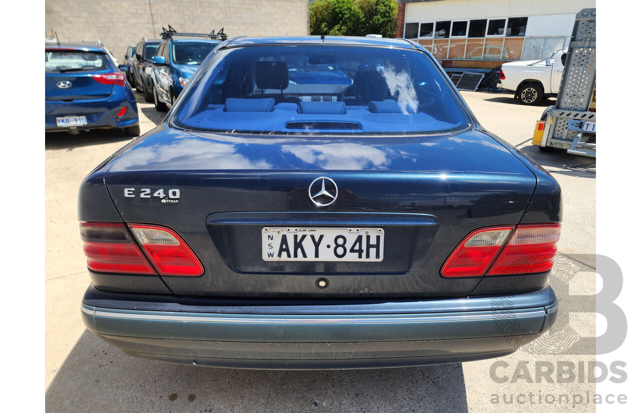 5/2001 Mercedes-Benz E240 Elegance W210 4d Sedan Green 2.4L