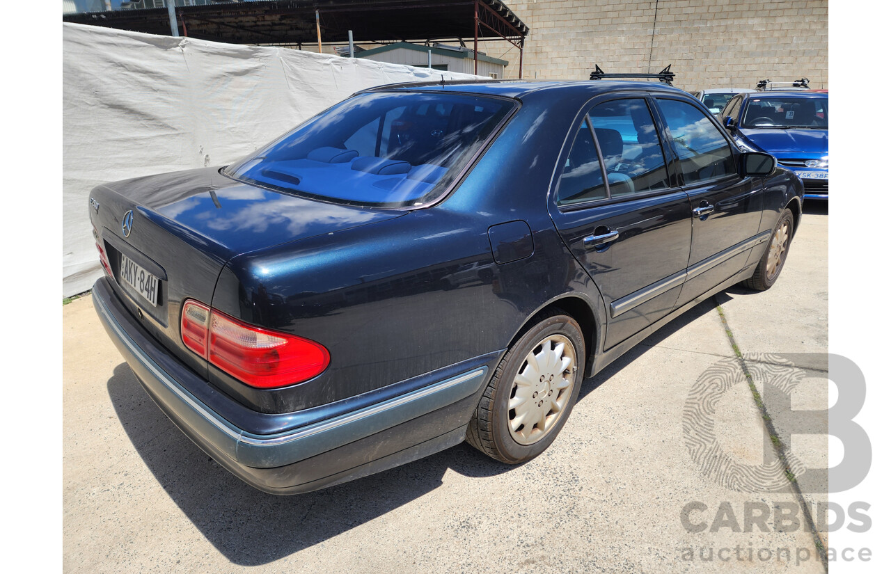 5/2001 Mercedes-Benz E240 Elegance W210 4d Sedan Green 2.4L