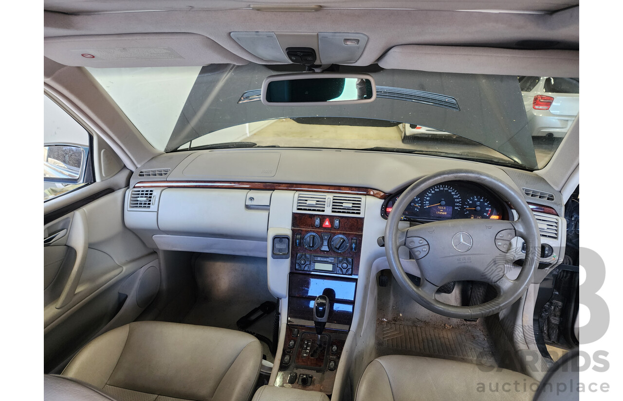 5/2001 Mercedes-Benz E240 Elegance W210 4d Sedan Green 2.4L