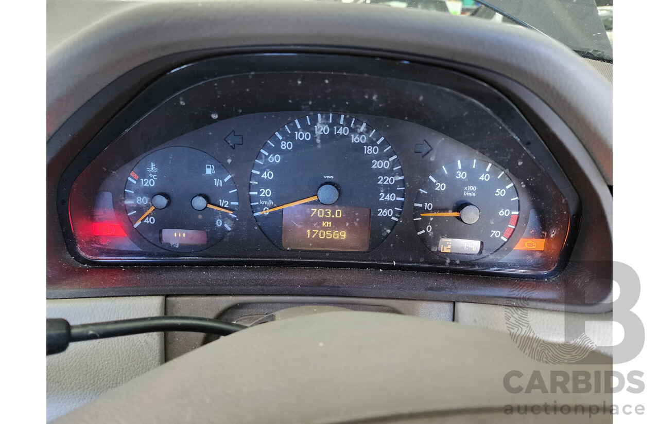 5/2001 Mercedes-Benz E240 Elegance W210 4d Sedan Green 2.4L