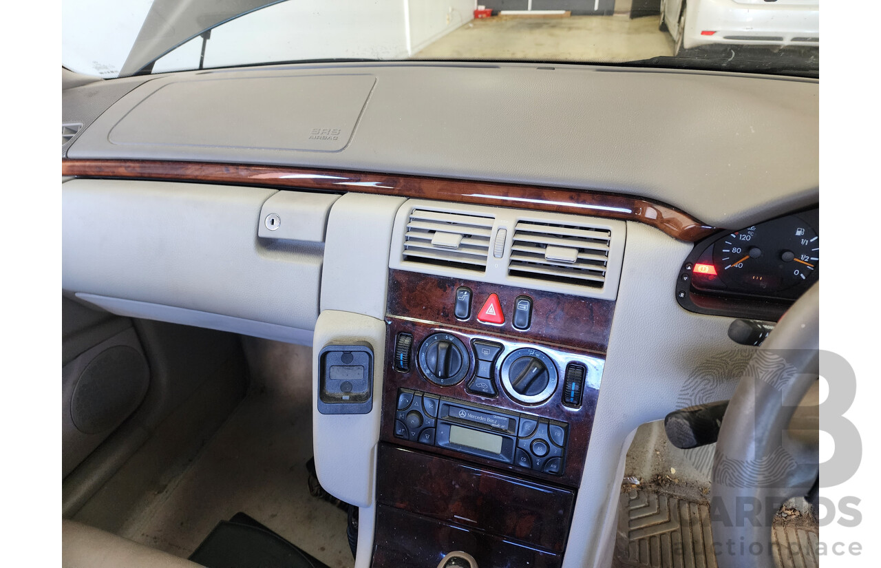 5/2001 Mercedes-Benz E240 Elegance W210 4d Sedan Green 2.4L